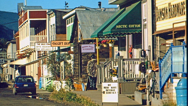 Schick herausgeputz präsentiert sich Dawson City